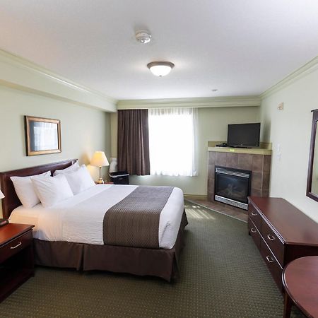 Quality Inn & Suites Whitecourt Exterior foto